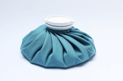 Ice pack in reusable bag | Featured image for managing acute soft tissue injuries with RICER and HARM blog.