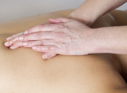 Back physio | Featured image for bulged discs blog.