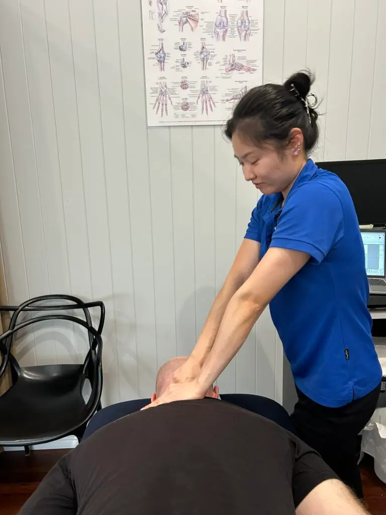 physiotherapist amy ma neck and shoulder service