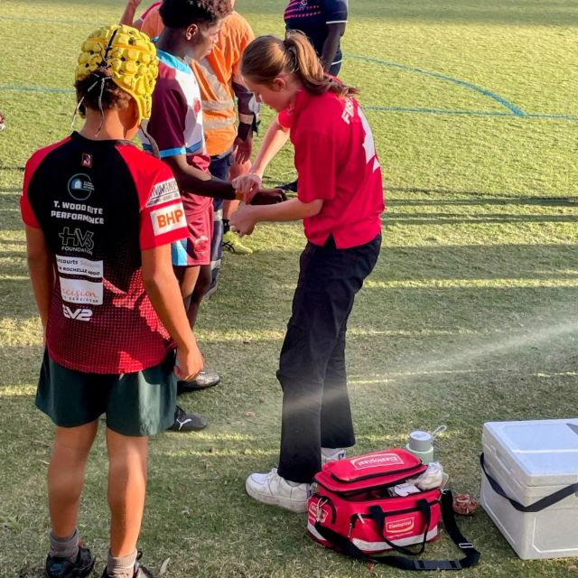 Pivotal Motion is supporting @mtmariacollegemitchelton rugby league and netball teams again in 2023. 

We sent Rachel and Amelia out to games yesterday to utilise their sports trainer skills. 

This is Rachel side at yesterday's game 👍

#sportsfirstaid
#physiosupport 
#pivotalmotionphysio